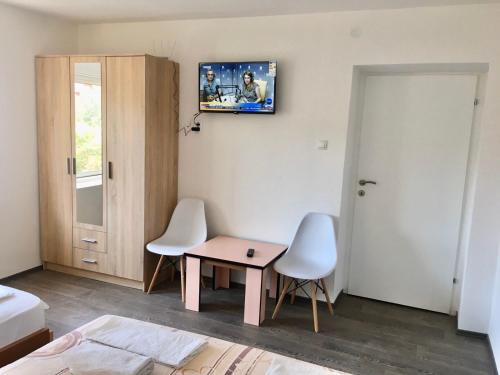 Rooms M2