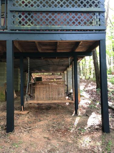 Mountain-top Cabin Get-away with Hot tub and a View in Sautee Nacoochee, USA