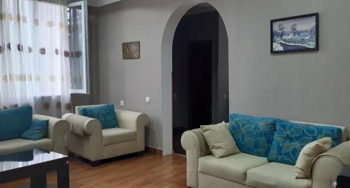 Dream House · Mccheta