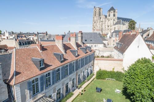 L'Hotel de Panette, Un exceptionnel château en ville - Chambres et suites historiques, parking - Petit Déjeuner offert