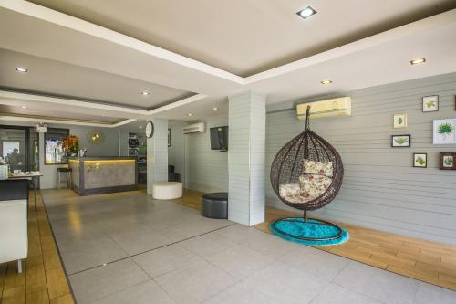 Petchsiri Boutique Room near Wat Phrasimahatahd