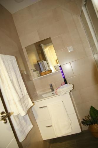 Apartamento al lado de Gran Via - Pink - image 5