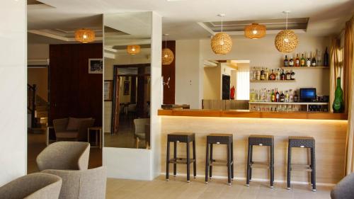 Hotel Iris - image 12