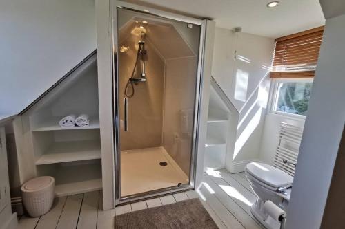 Cosy, Coastal Retreat with a Large Garden Cosy, Coastal Retreat with a Large Garden