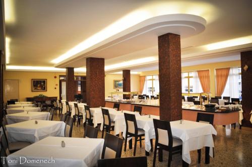 Hotel Iris - image 9