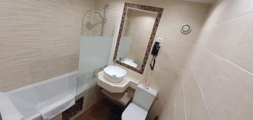 Hôtel des Pyrénées - Entre Bastille et Nation - image 14