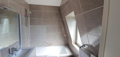 Hôtel des Pyrénées - Entre Bastille et Nation - image 7