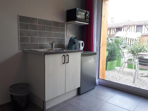 "Le Studio" climatisation Parking Privé Restauration Proche des lacs ("Le Studio" climatisation Parking Prive Restauration Proche des lacs) in 蒙莫朗西博福爾