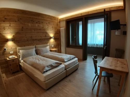 Superior Double or Twin Room with Mountain View