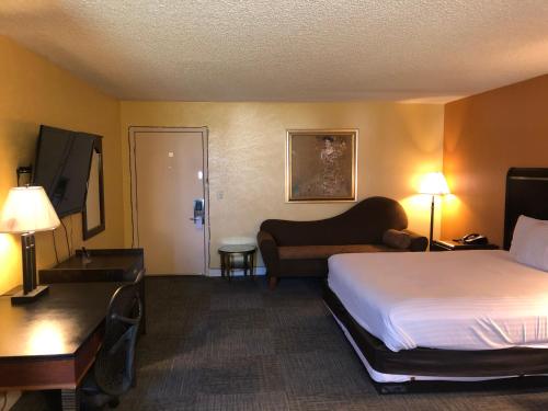 Nendels Inn & Suites Dodge City Airport