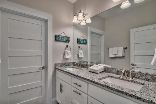 Hook Wine & Sinker - Private Pool! Brand New! - image 7