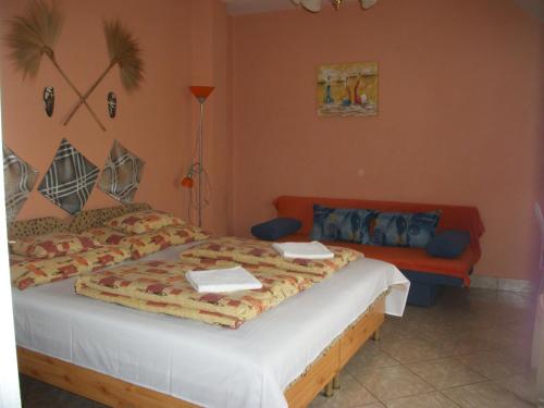 Family Room (2 Adults + 2 Children)