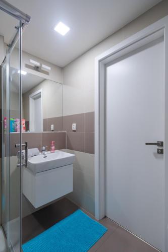 Bright Studio, 10min Centre, Free Parking, Praha (fotografie 3)