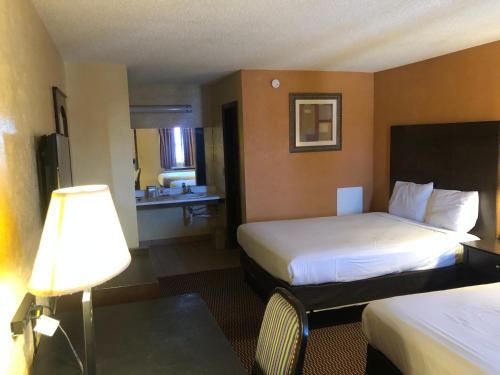 Nendels Inn & Suites Dodge City Airport