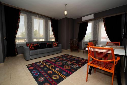 ESQUIRE HOTELS and LOUNGES - image 6