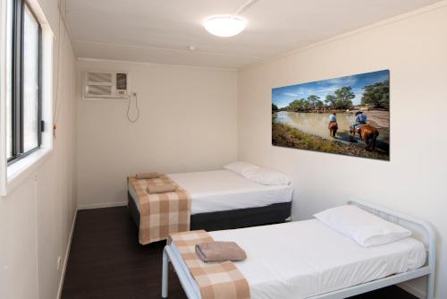 Balkon/terasa, STORK RD ACCOMM - PRIVATE ROOMS WITH SHARED BATHROOMS - POOL and RESTAURANT in Longreach
