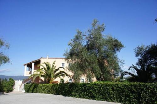 Villa Rosa Apartments - Hôtel - Gouviá