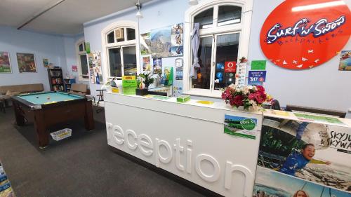 Lobby, Surf 'n' Snow Backpackers in Auckland