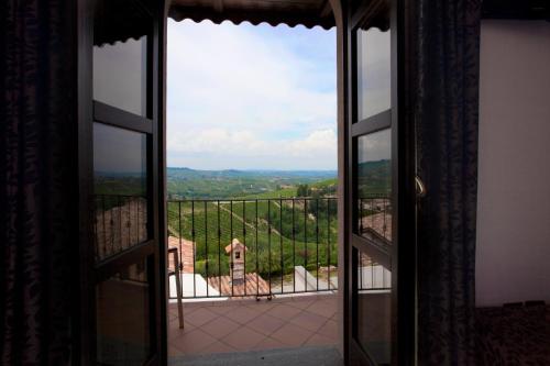 Le Torri - Castiglione Falletto Room Type - Superior Double or Twin Room with Balcony