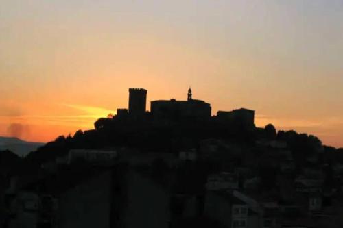  Milanabonita in Monforte de Lemos