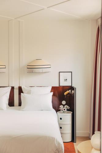 1 queen bed, 2 twin beds