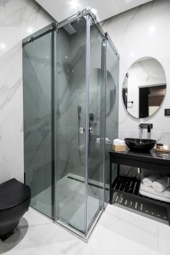 The Location Hotel - image 11