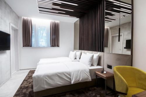 The Location Hotel - image 13