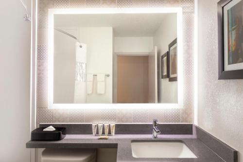 Country Inn & Suites By Radisson North Little Rock - image 7