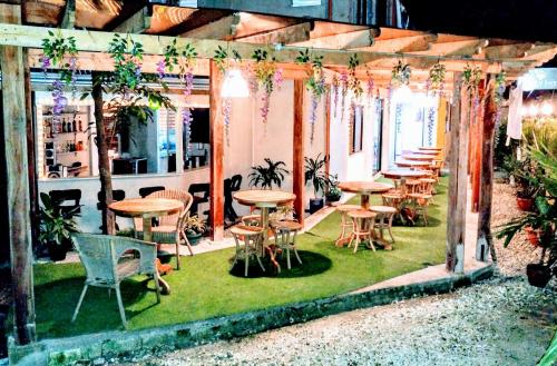 Bar/lounge, Stay N Save B&B in Oslob