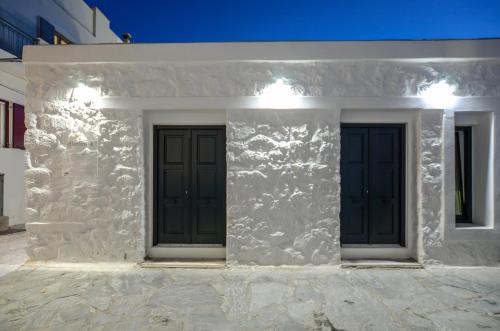  Diadema Apartments in the Town in Naxos Chora