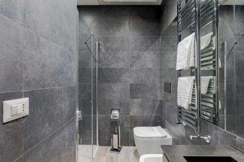 Cavour Luxury Home - image 11