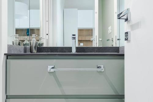 Cavour Luxury Home - image 10