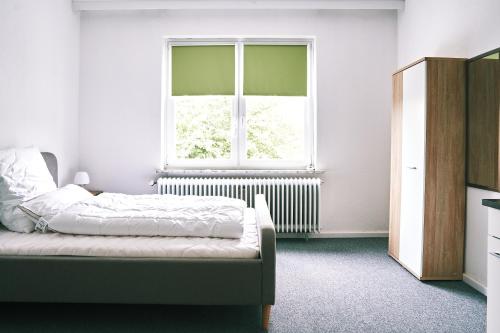 Pension & Monteurwohnungen Burglesum Bremen 6.5km von Lemwerder entfernt