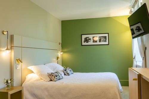 1 queen bed