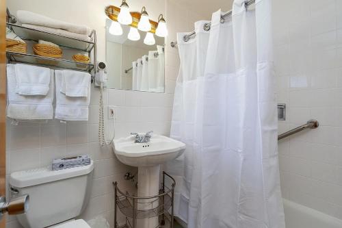 Towne Lyne Motel Room Type - Deluxe Queen Room