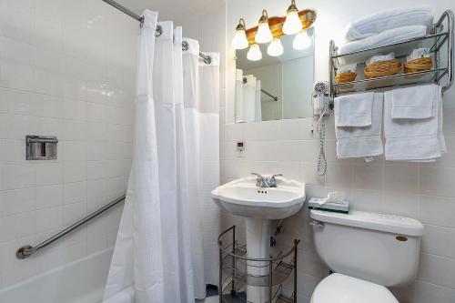 Towne Lyne Motel Room Type - Deluxe Queen Room