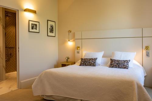 2 twin beds