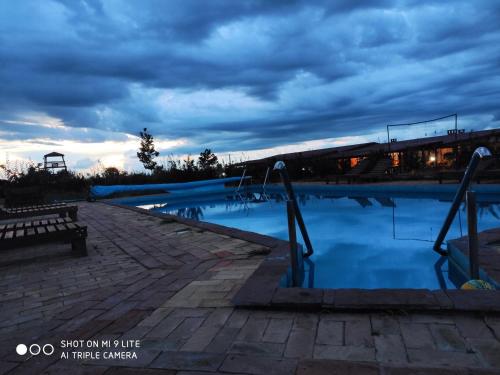 Úszómedence, Camp Salaš Farma 47 Čenej (Camp Salas Farma 47 Cenej) in Čenej