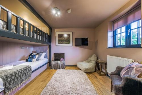 The Westleton Crown - image 7