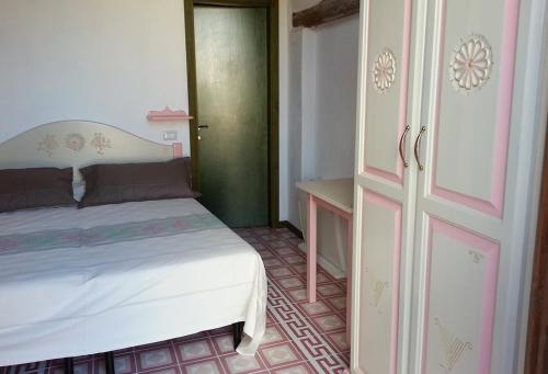 Létesítmények, Sa Domu e Crakeras in Oristano