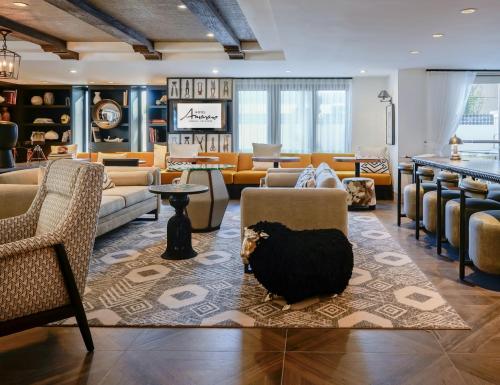 Lounge/area TV in comune, Hotel Amarano Burbank-Hollywood in Burbank