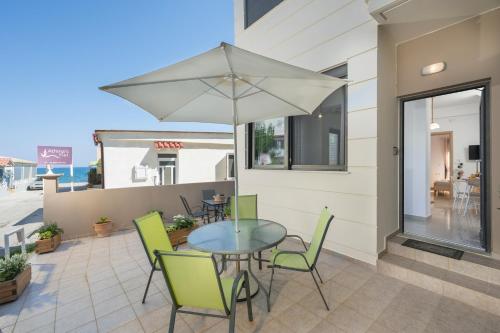  Athina's Flat on the sea in Agia Marina