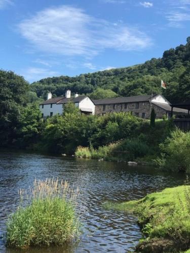 Ddol Issa Farm, , North Wales