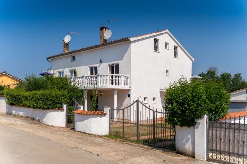 Apartments Oliva