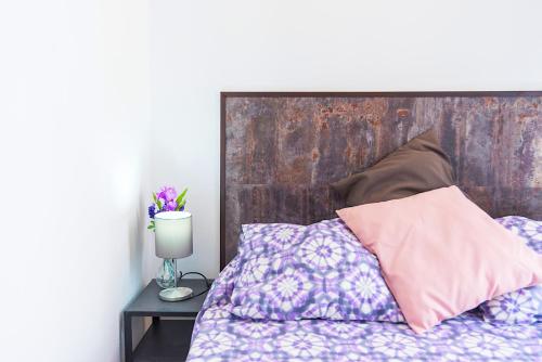 One-Bedroom Apartment image 3