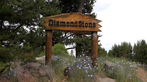 DiamondStone Guest Lodges