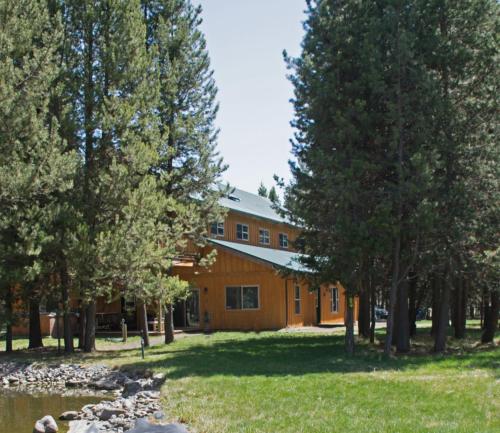 DiamondStone Guest Lodges