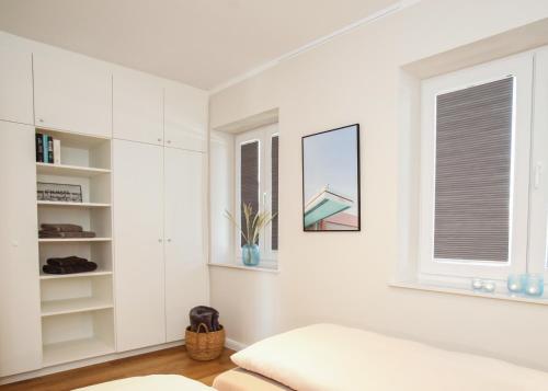 One-Bedroom Apartment image 10