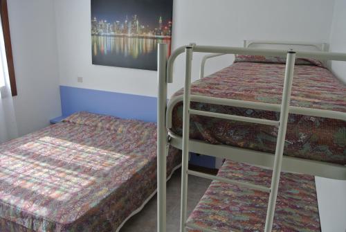 One-Bedroom Apartment image 5