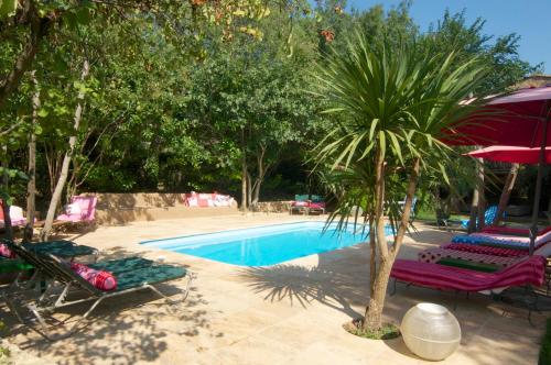 Kert, Can Portell by 123ole, B&B - Casa Rural in Cornella De Terri